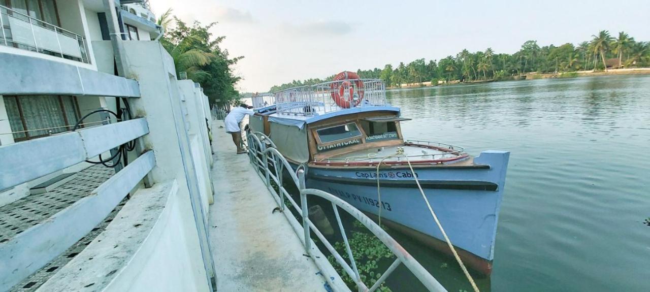 Captains Cabin Backwater Resort Alappuzha Buitenkant foto