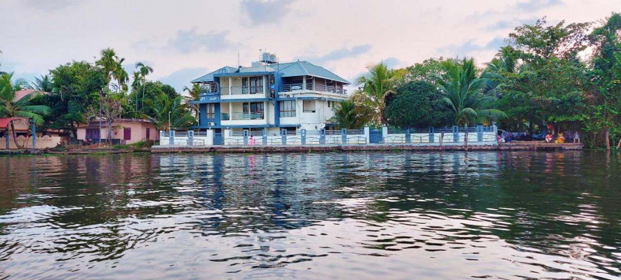 Captains Cabin Backwater Resort Alappuzha Buitenkant foto