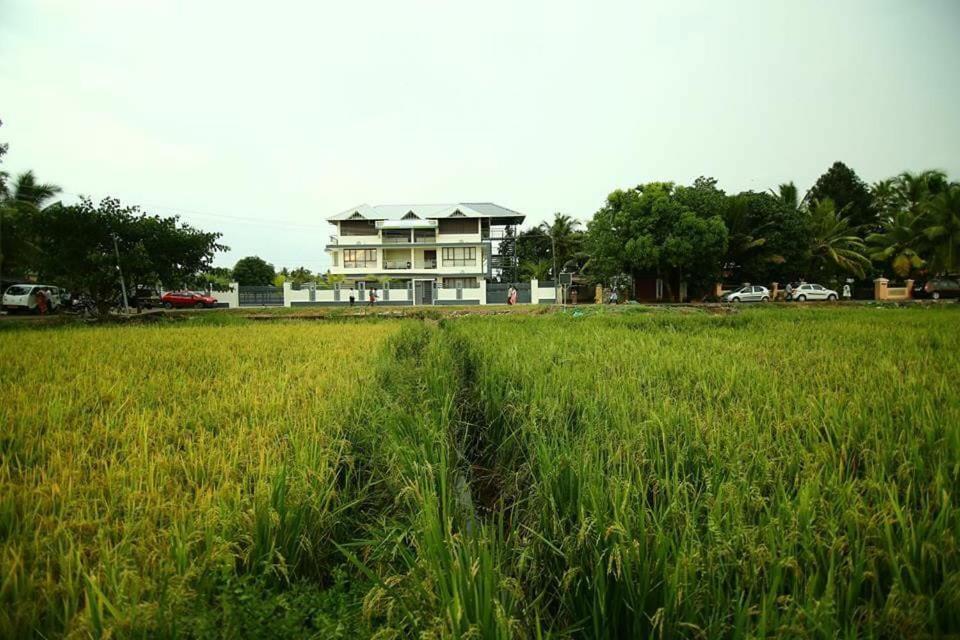 Captains Cabin Backwater Resort Alappuzha Buitenkant foto